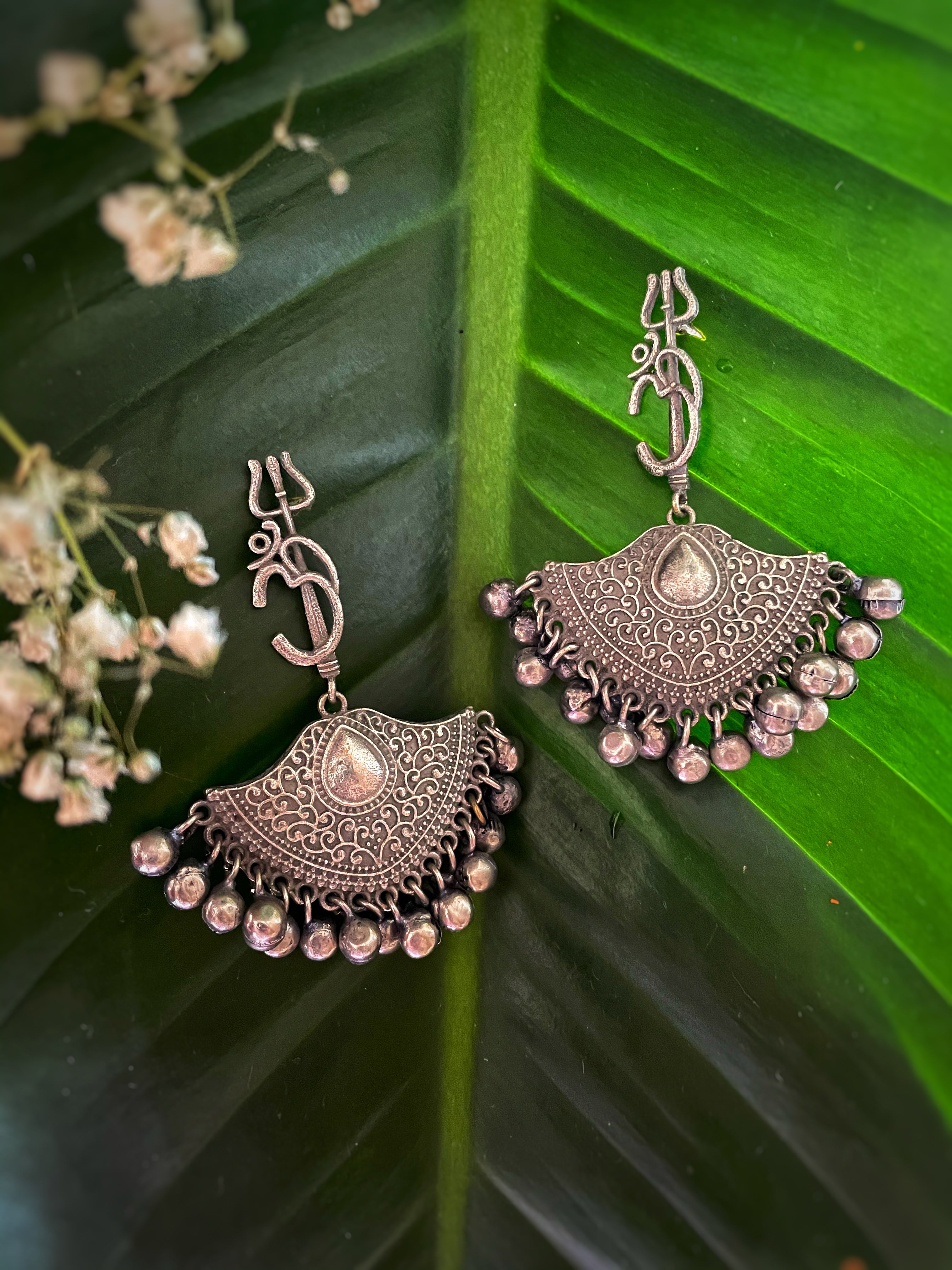 Buy Black Onyx & White Pearl Gemstone Earrings Gothic Earrings Hanging  Earrings Victorian Earrings Trendy Earrings Earrings for Women Online in  India - Etsy | Gemstone earrings, Victorian earring, Online earrings